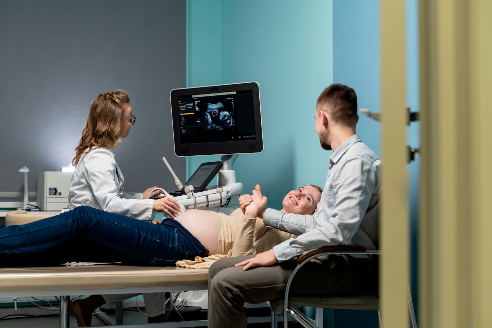 gynecologist-performing-ultrasound-consultation